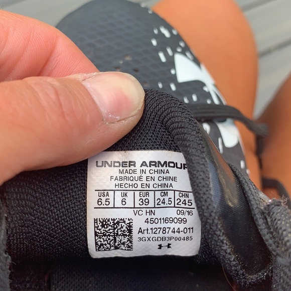 Under Armour Spikes - men’s or women’s - Picture 9 of 9